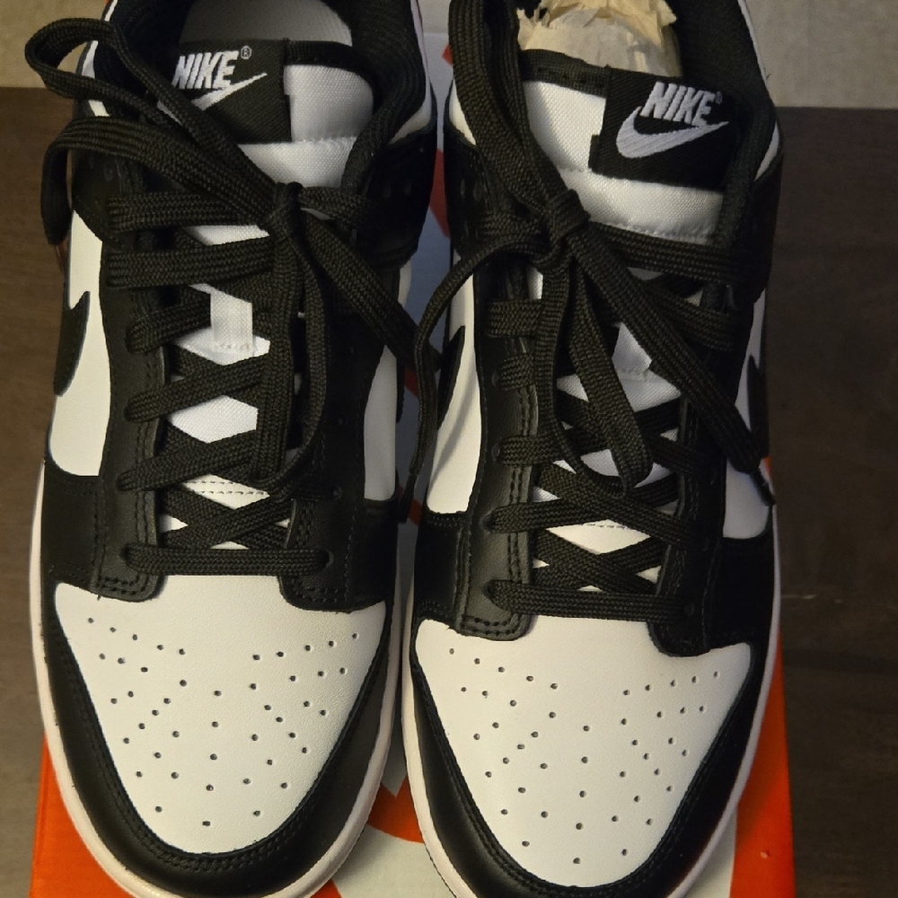 Womens Nike Panda Dunks - Picture 3 of 8
